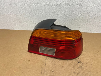 2001- 2003 BMW 5 Series E39 530i Right Passenger Side Tail Light Oem AC3131 DW0