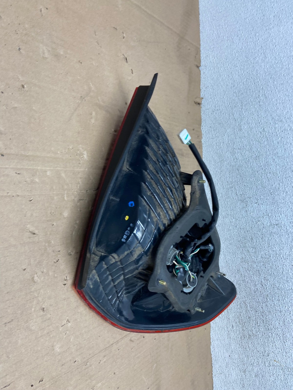 2000 2001 2002 Toyota Avalon Right Passenger Rh Side Tail Light AE9185 LK3