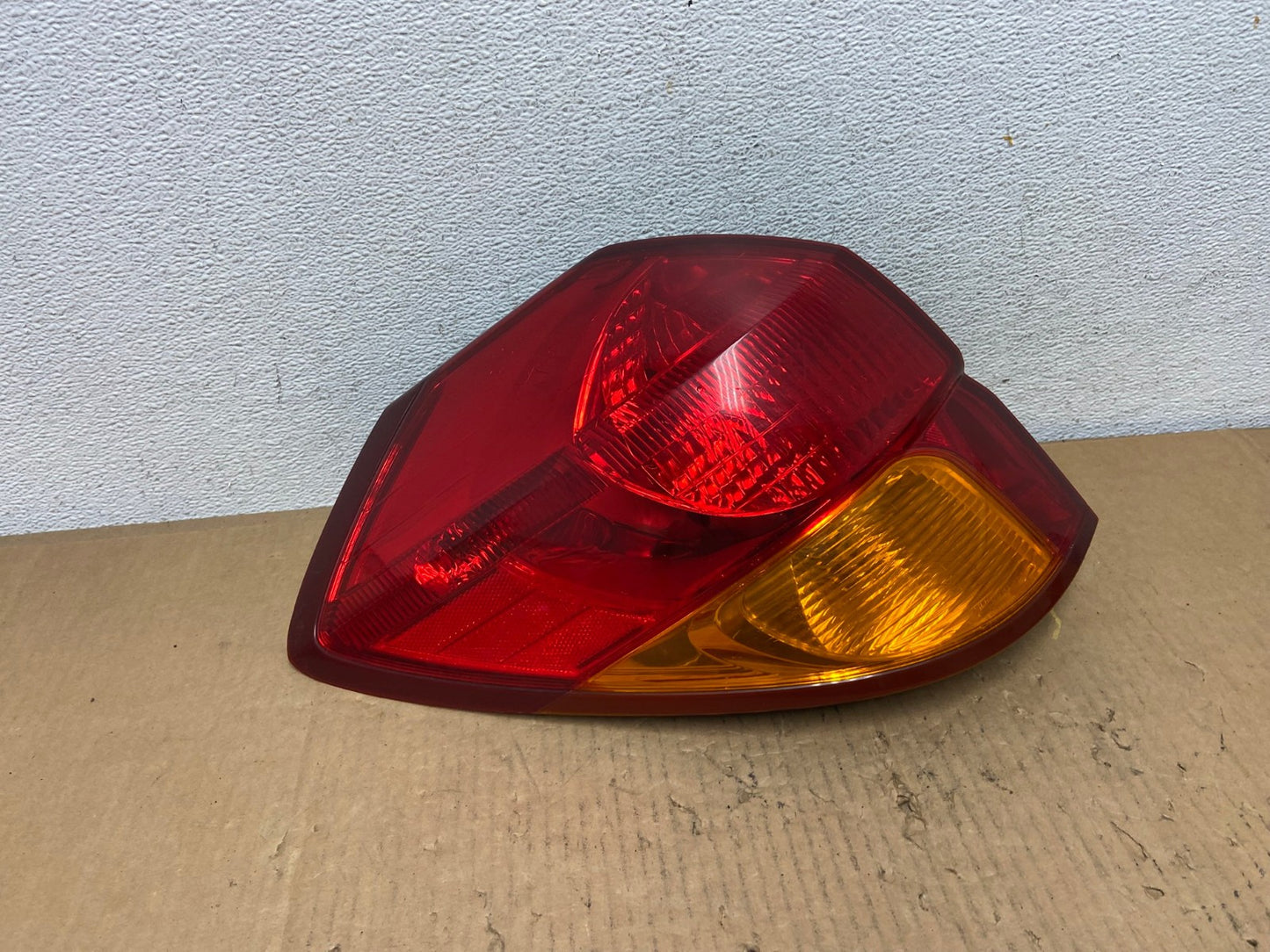 2005 2006 2007 Subaru Outback Left Driver Lh Side Tail Light AD1011 LK0