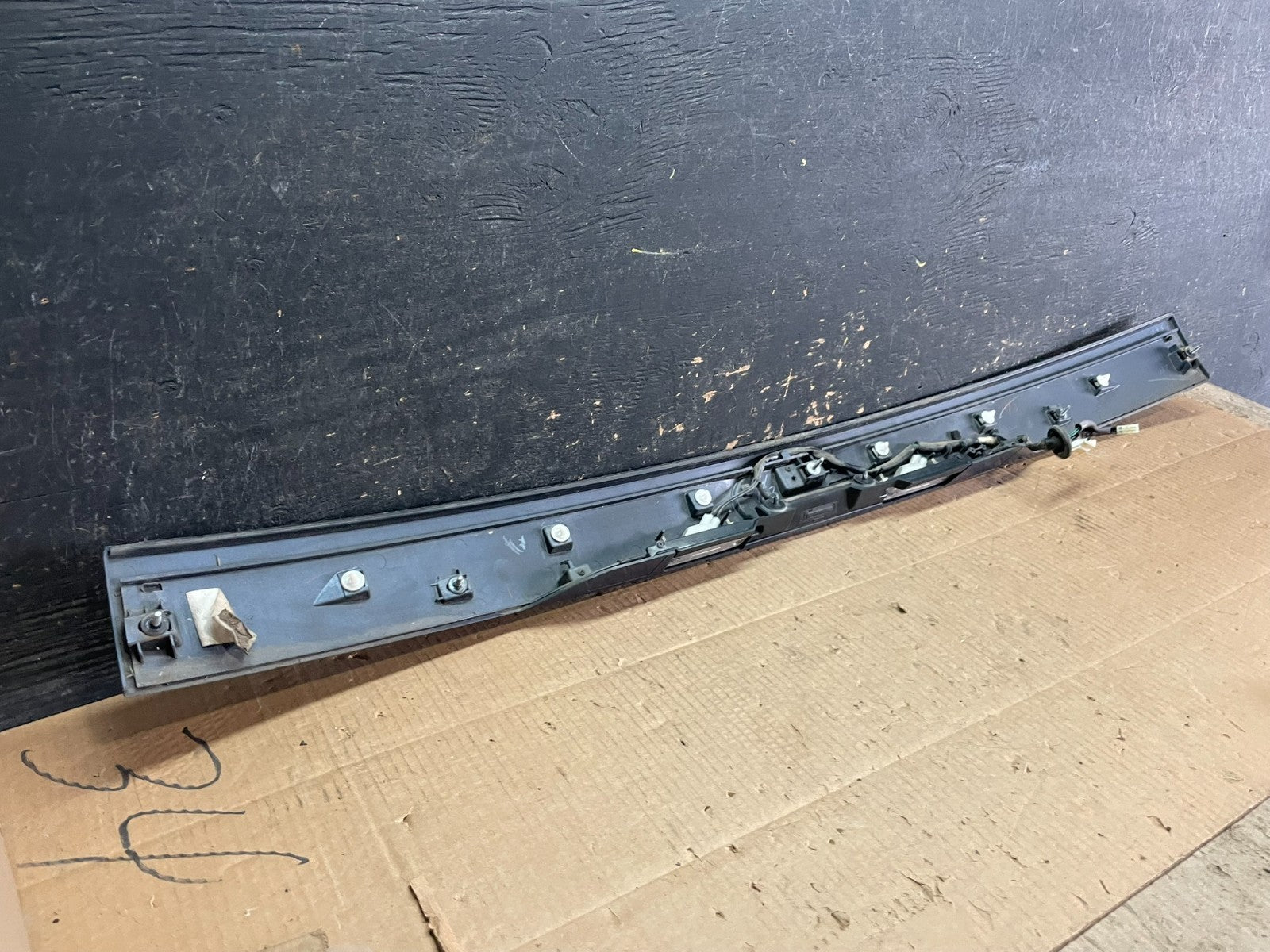 2009 - 2013 Subaru Forester  Liftgate Tailgate Trunk Trim Molding y1927 DG8