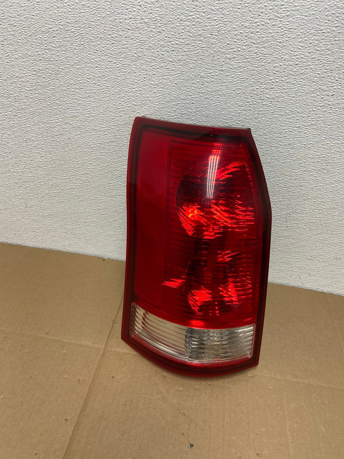 2004 2005 2006 2007 Saturn Vue Left Driver Lh Side Tail Light Oem AB8053 LK0