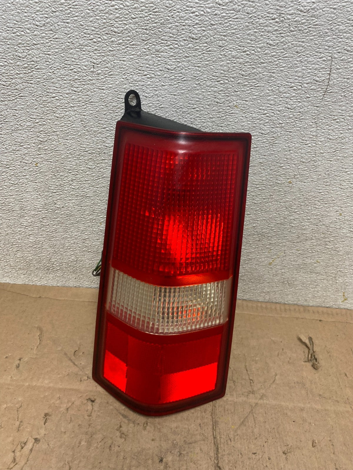 2003 to 2017 Chevrolet Express 1500 Left Driver Side Tail Light Oem R8040 DW0