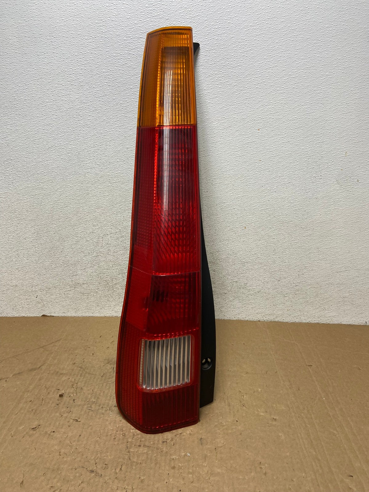 2002 2003 2004 Honda Crv Cr-v Left Driver Lh Tail Light AG1140 LK0