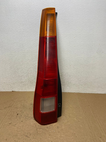 2002 2003 2004 Honda Crv Cr-v Left Driver Lh Tail Light AG1140 LK0