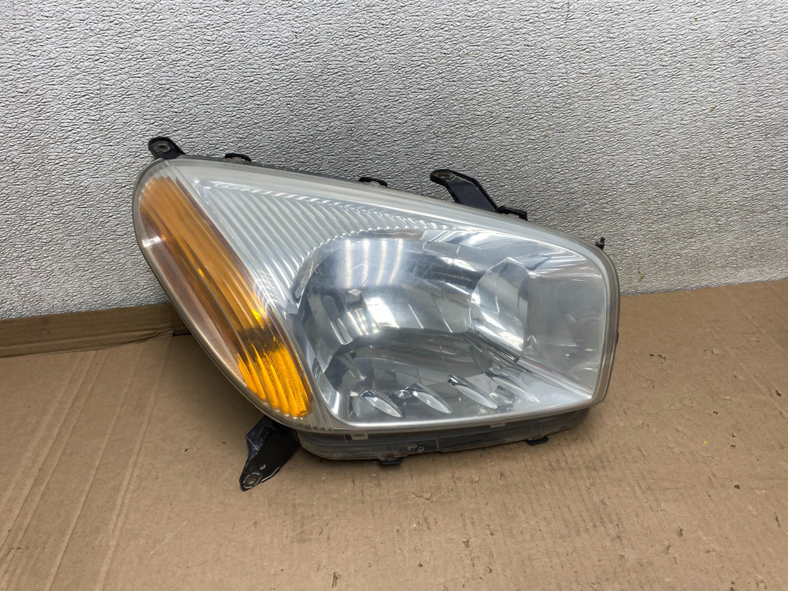 2001 - 2003 Toyota Rav4 Right Passenger RH Side Headlight Halogen Oem U7176 DW0
