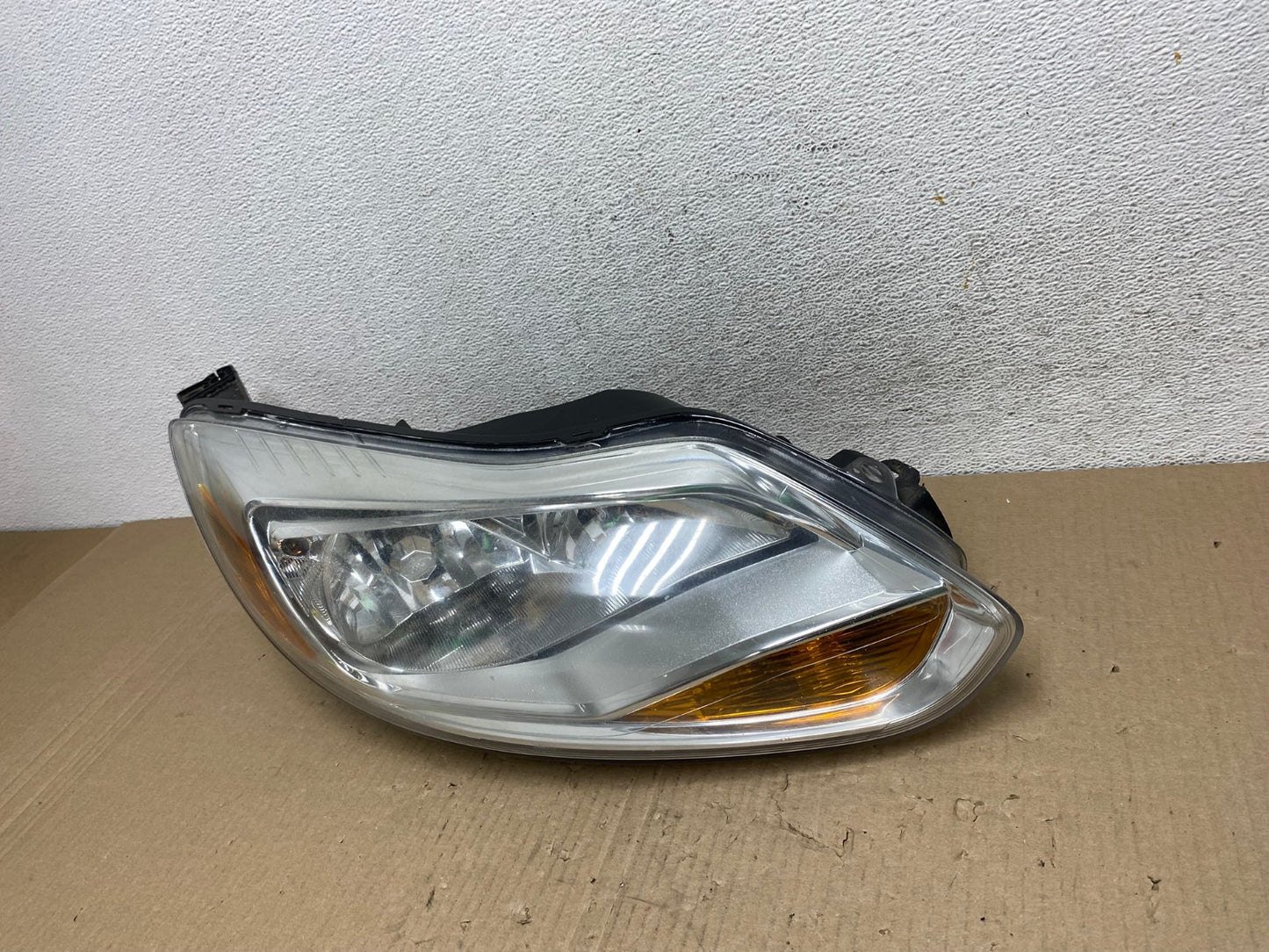 2012 2013 2014 Ford Focus Right Passenger Rh Side Headlight AE9633 LK1