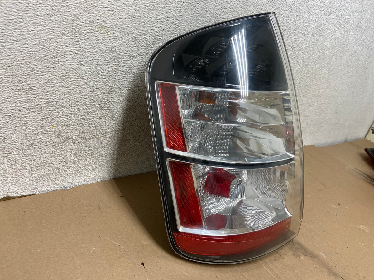 2004 2005 Toyota Prius Tail Light Left Driver Lh Side AH0696 LK1