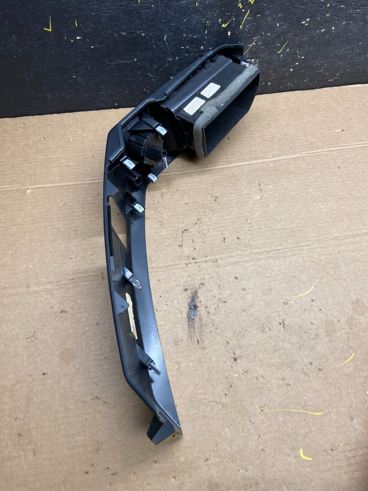 2015 - 2020 Ford F150 Center Left Dash Air AC Vent Bezel Trim OEM w6568 DG2