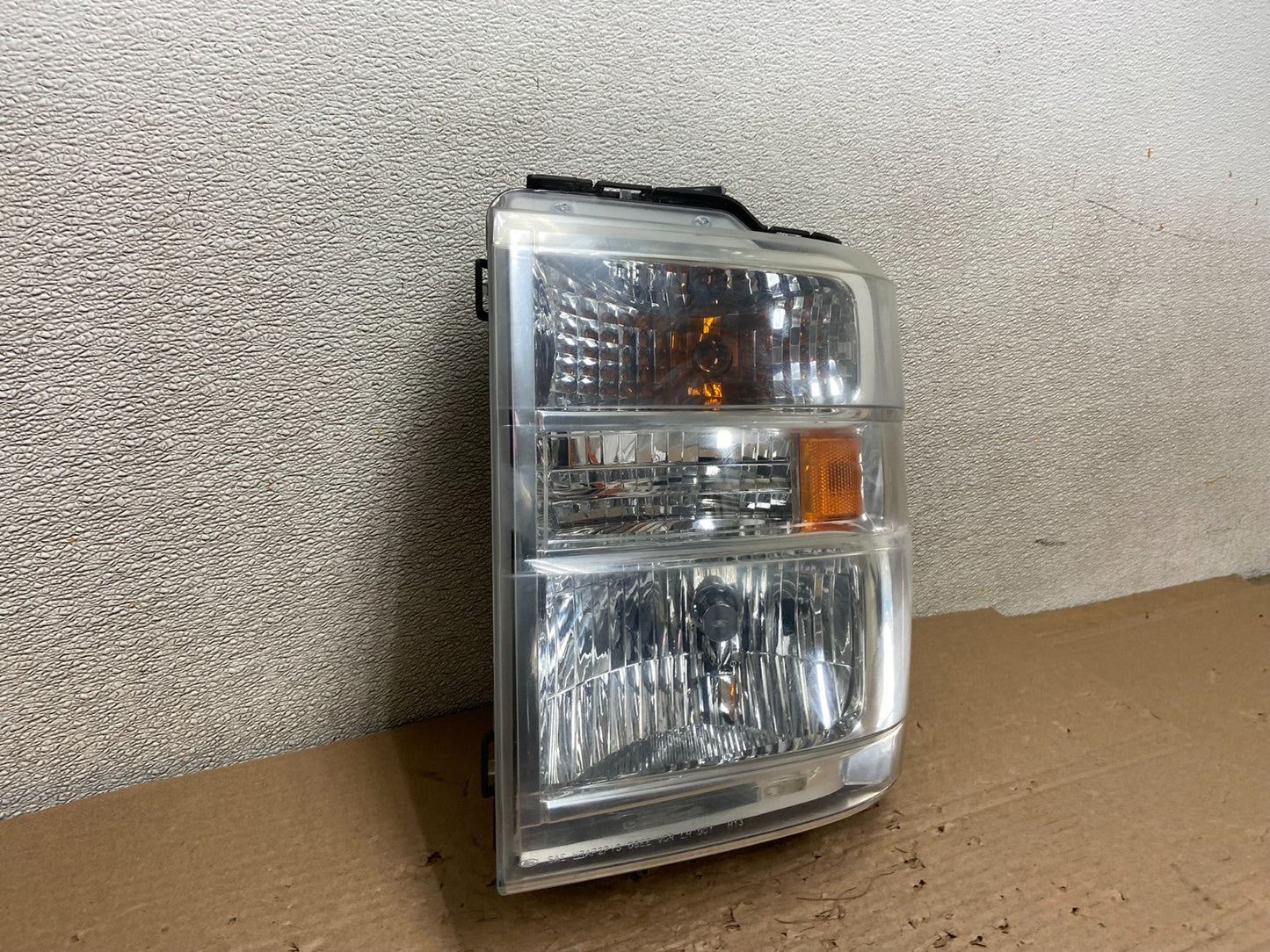 2008-2014 Ford Econoline E150 E250 E350 Left Driver LH Headlight OEM AB1551 DW2