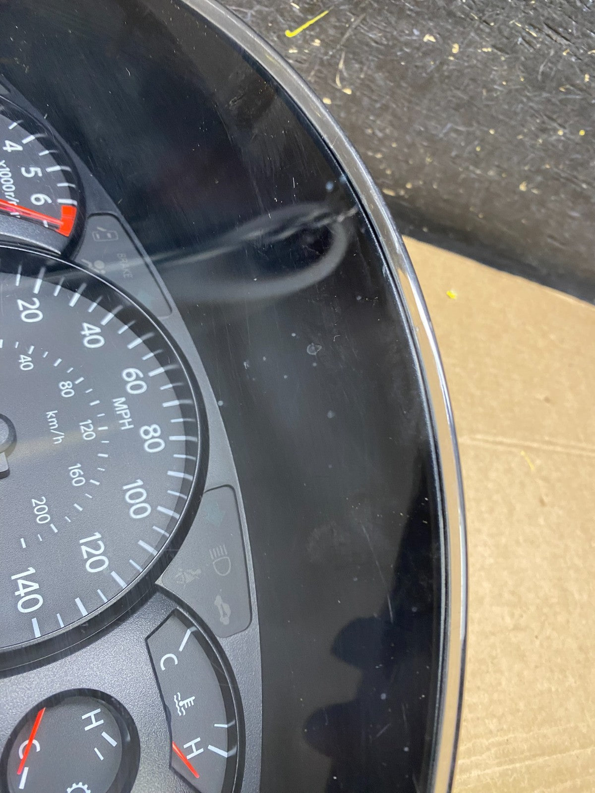 2006 Nissan Titan Armada Speedometer Cluster Gauge Bezel W9577 DG3