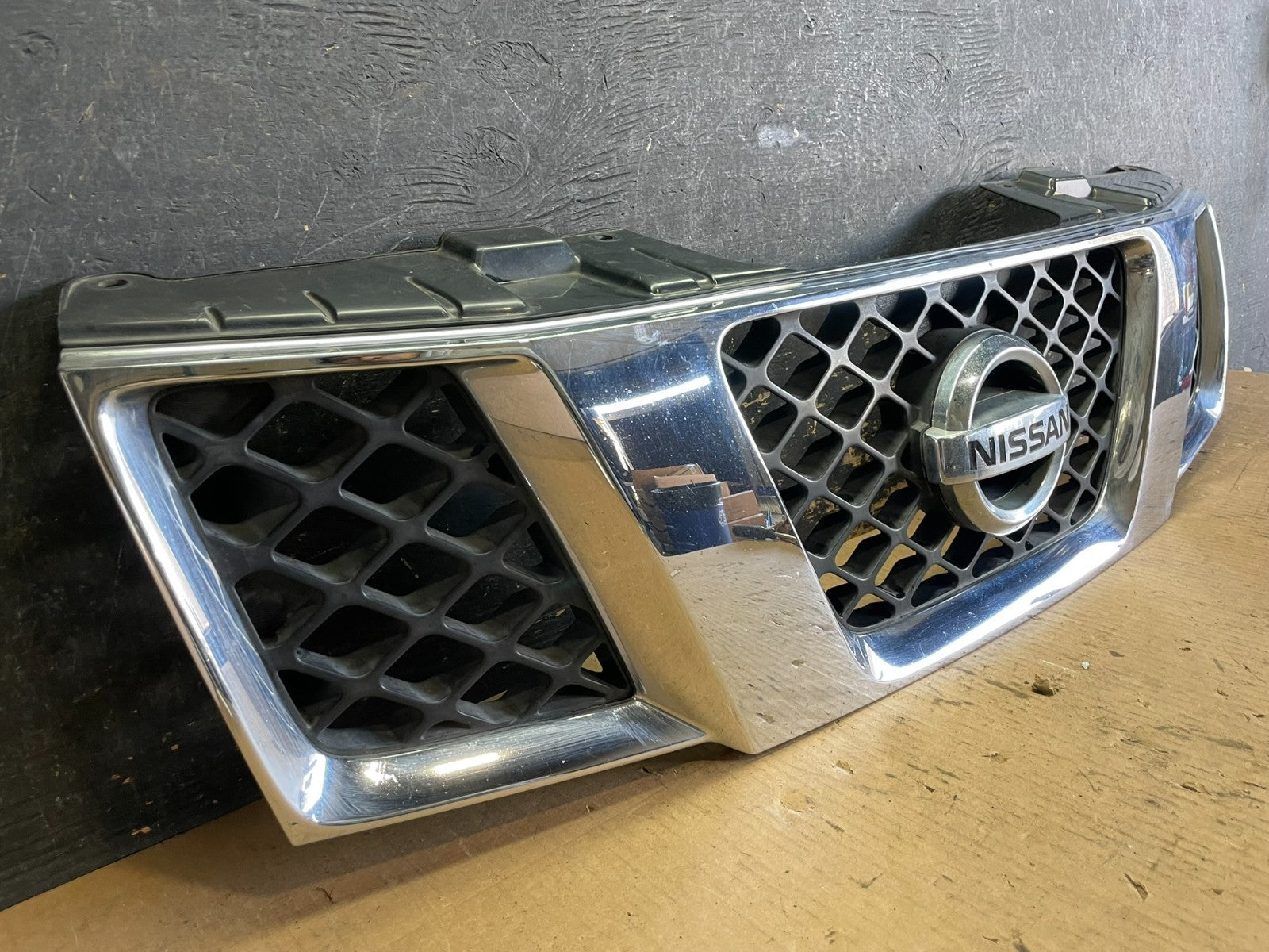 2005 2006 2007 Nissan Pathfinder Chrome Front Upper Grill Grille Oem AA9095 DG2