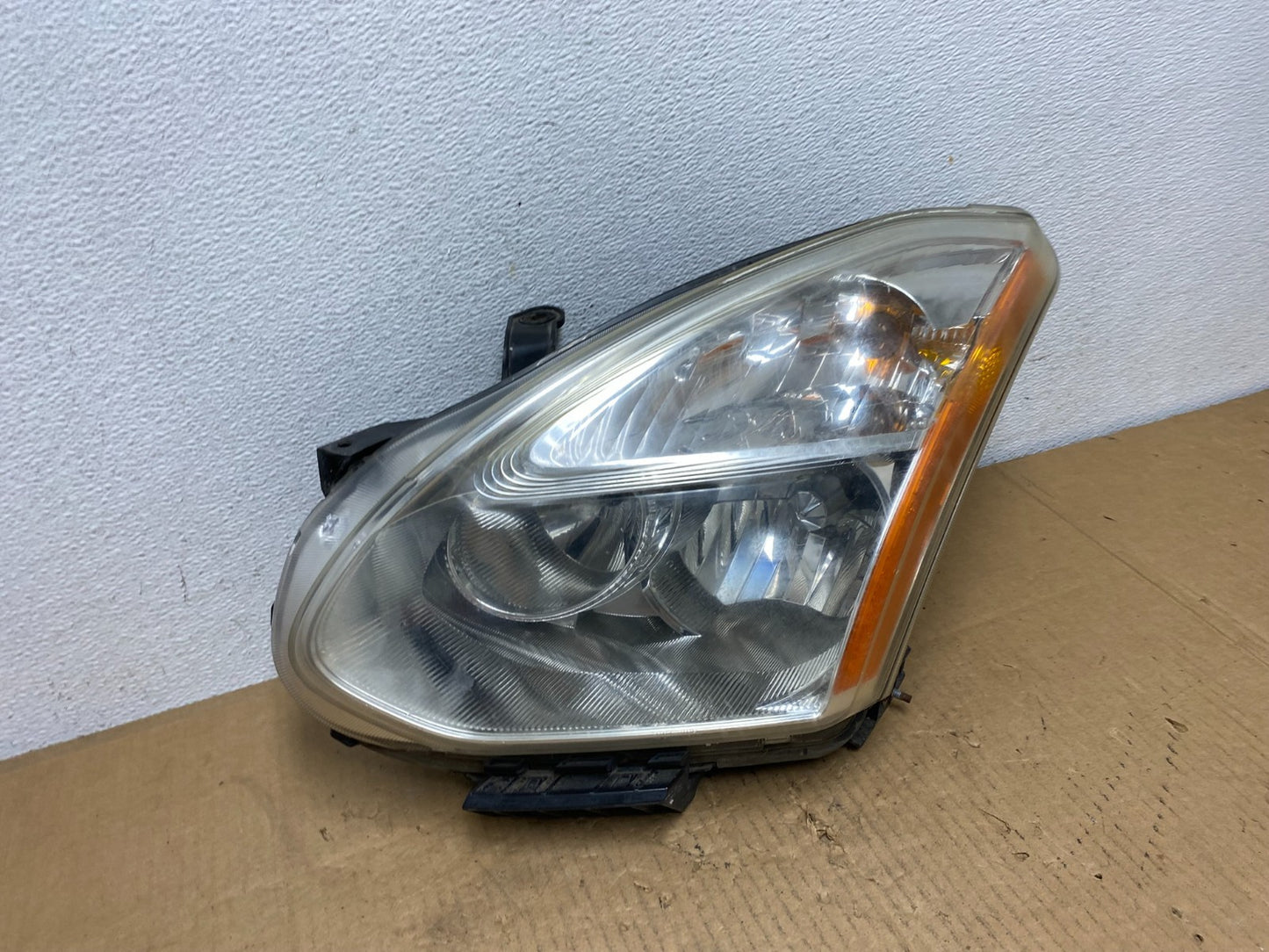 2008 to 2013 Nissan Rogue Left Driver LH Halogen Headlight AD0948 DW2