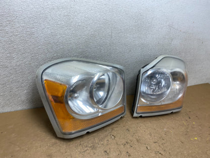 2004 - 2005 Dodge Durango Left+Right Side Headlights V8220 DW2