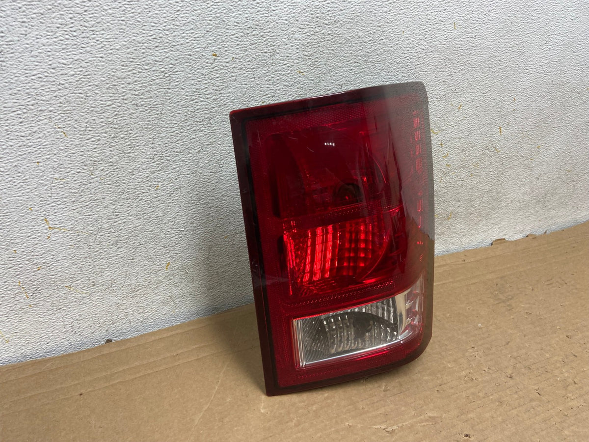 2007 to 2010 Jeep Grand Cherokee Right Passenger Tail Light AH8433 LK1