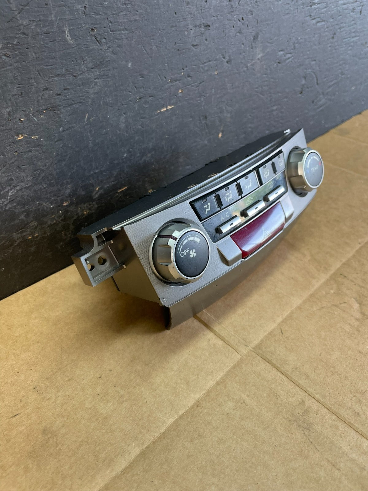 2010 - 2014 Subaru Outback Legacy A/C Heater Climate Control Unit AC4995 DG2