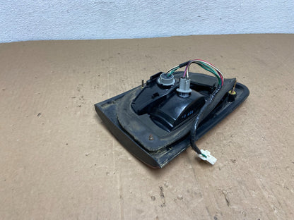 2001 - 2003 Toyota Sienna Right Passenger Rh Side Inner Tail Light AC5912 DW4