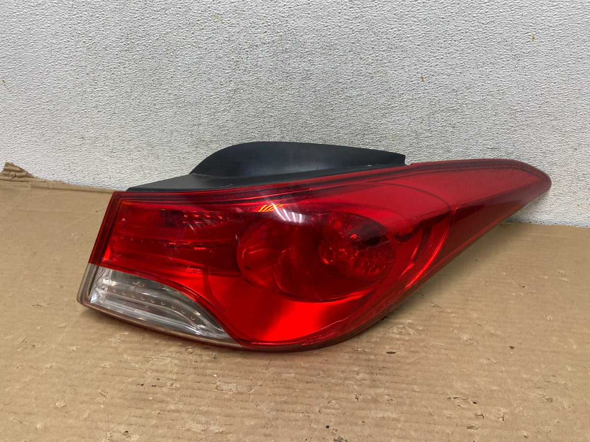 2011 2012 2013 Hyundai Elantra Sedan Right Passenger Tail Light AG9280 LK0