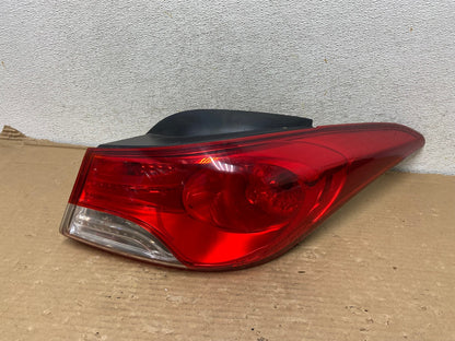 2011 2012 2013 Hyundai Elantra Sedan Right Passenger Tail Light AG9280 LK0
