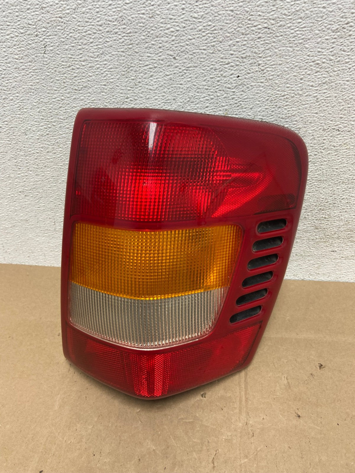 1999-2004 Jeep Grand Cherokee WJ Right Passenger Rh Tail Light DEPO AE4992 LK0