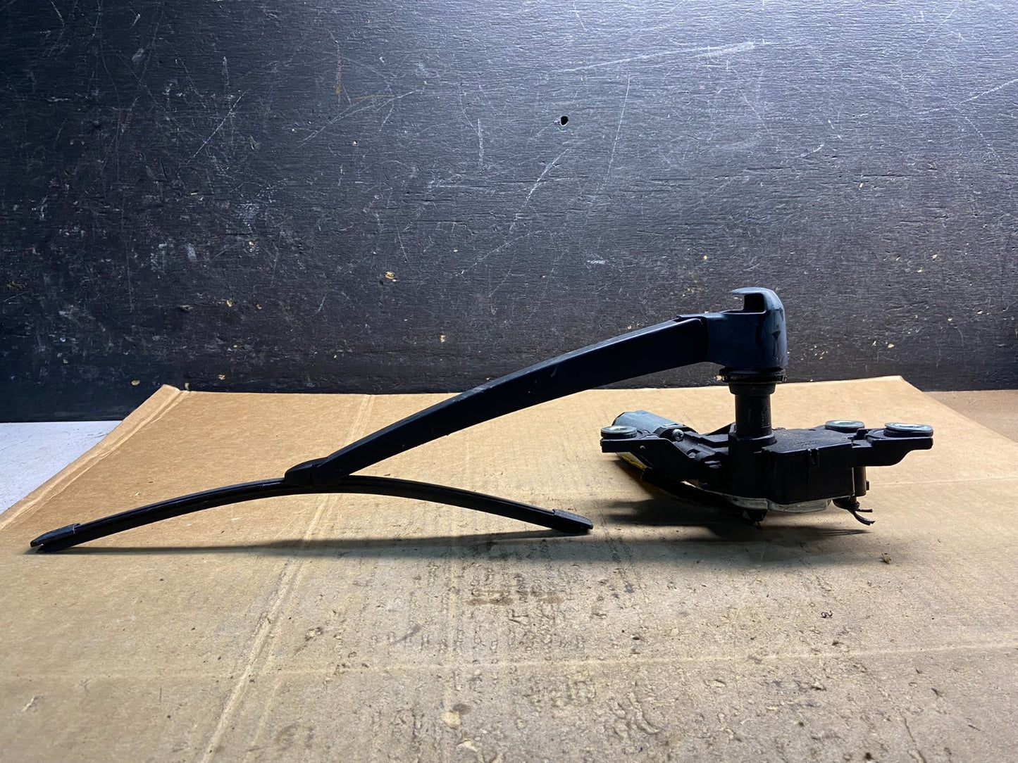 2011 to 2016 Volkswagen Tiguan Rear Window Wiper Motor Y4161 DG3