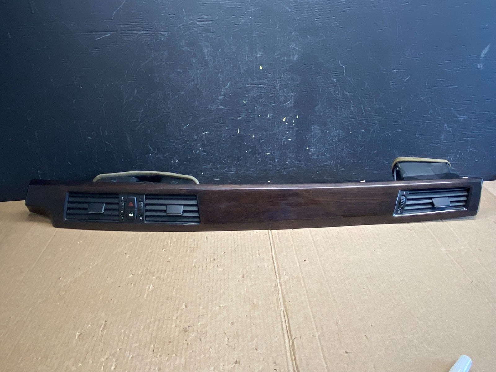 2004-2010 BMW E60 528i 535i 550i Front Center Dash Air Vent Panel Trim AE4233 DG0