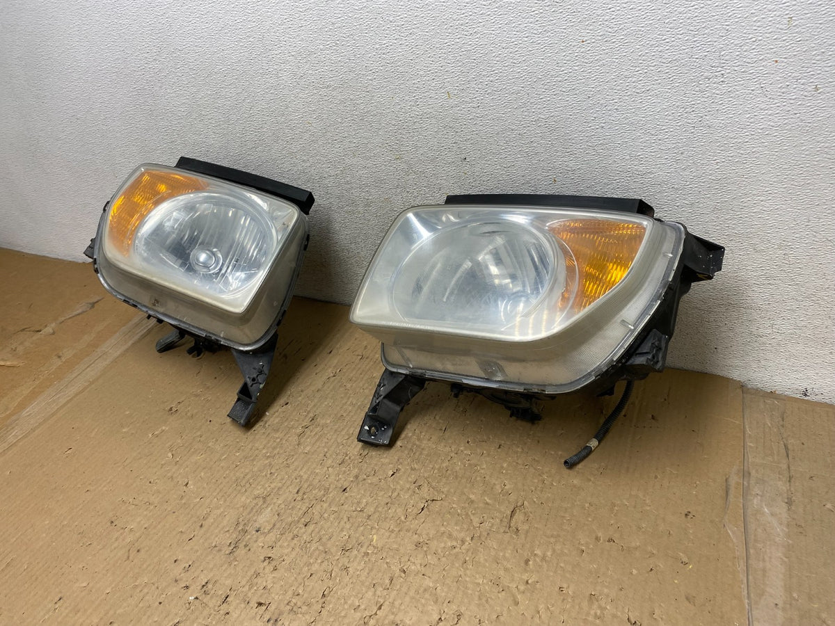 2003 to 2006 Honda Element Left+Right Side Headlights AH2958 DW2