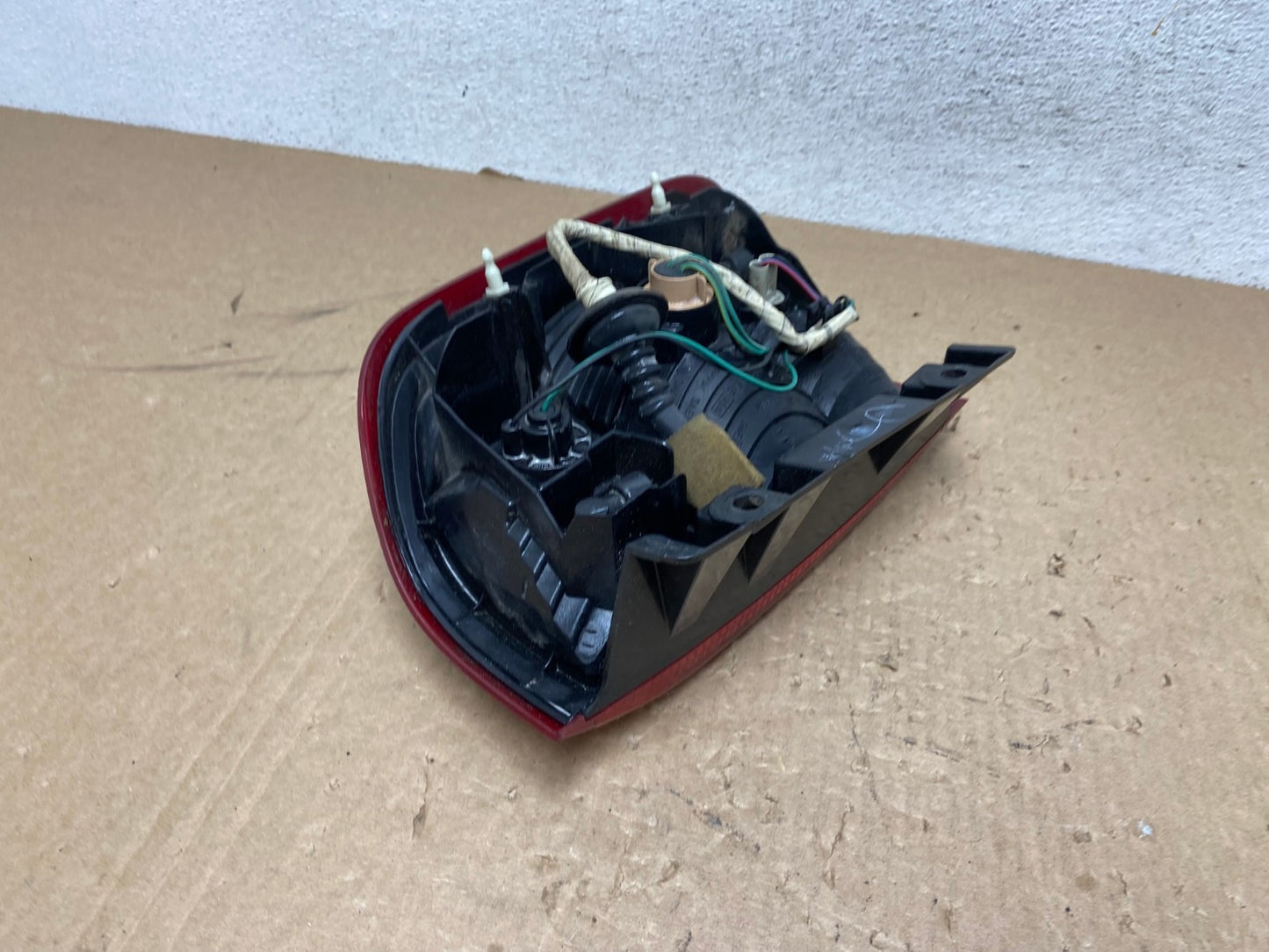 1999 to 2004 Nissan Pathfinder Left Driver Lh Side Tail light AG1131 LK5