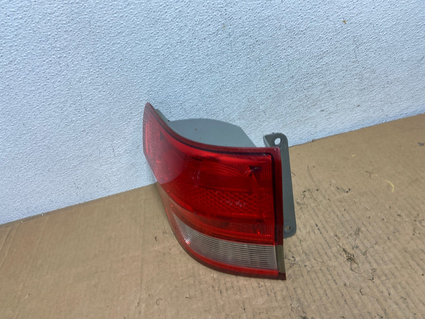 2011-2013 Jeep Grand Cherokee Left Driver Side Lh Tail Light AD1069 LK1