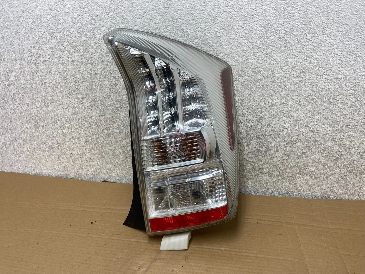 2010 2011 Toyota Prius Tail Light Right Passenger Side AG8860 DW0