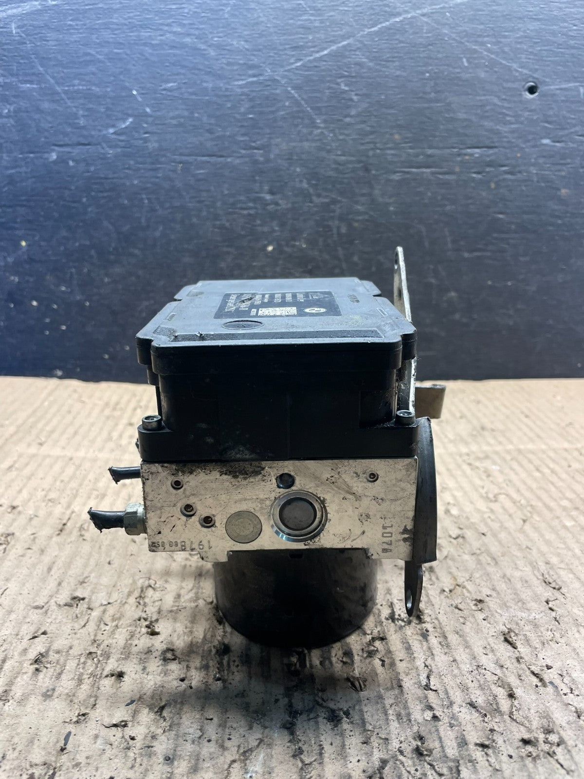 2008 to 2013 BMW 328i ABS Anti-Lock Brake Pump 6784765 OEM s4469 DG1