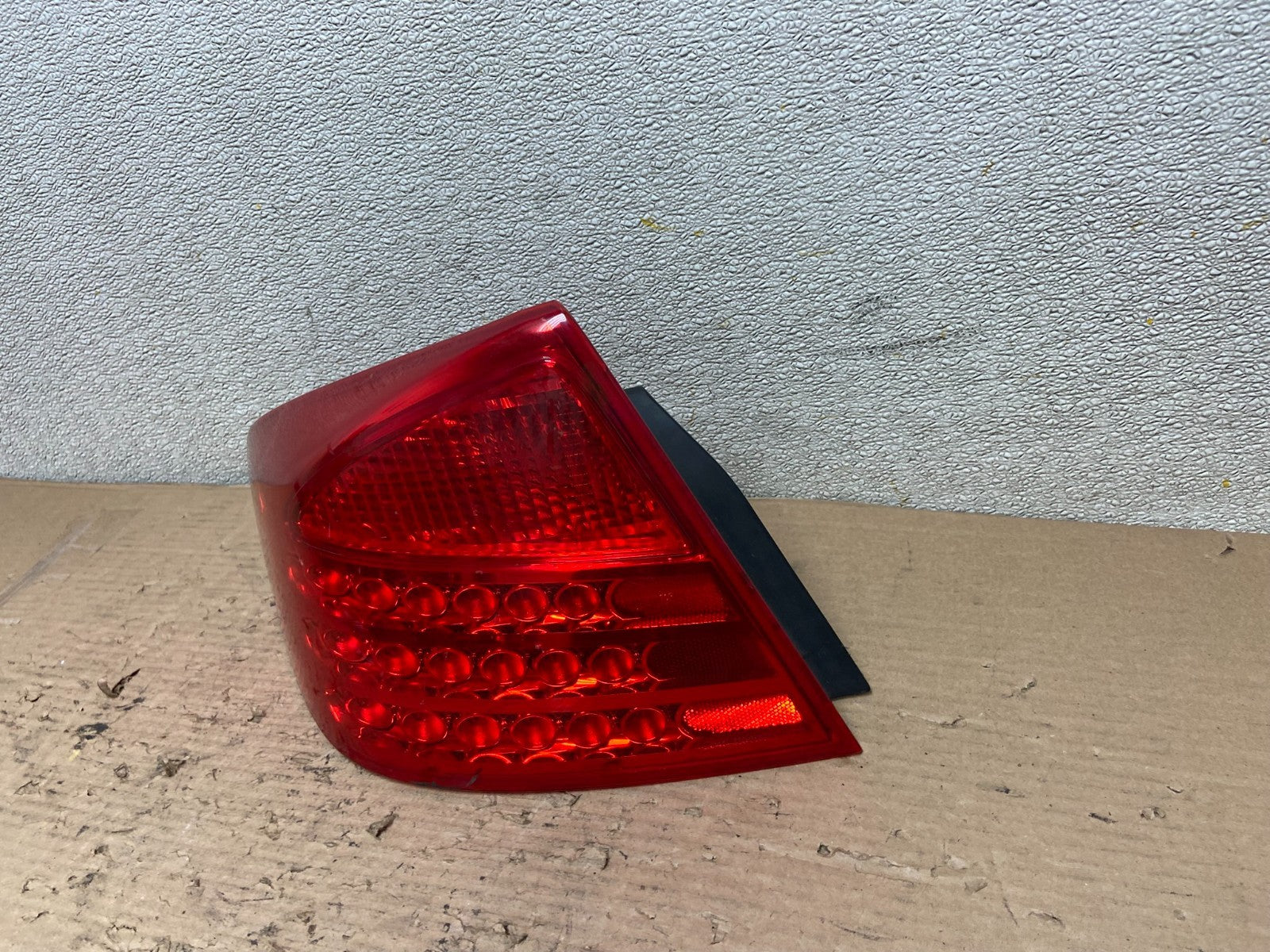 2003-2004 Infiniti G35 Left Driver Lh Side Tail Light Oem AA9791 LK1
