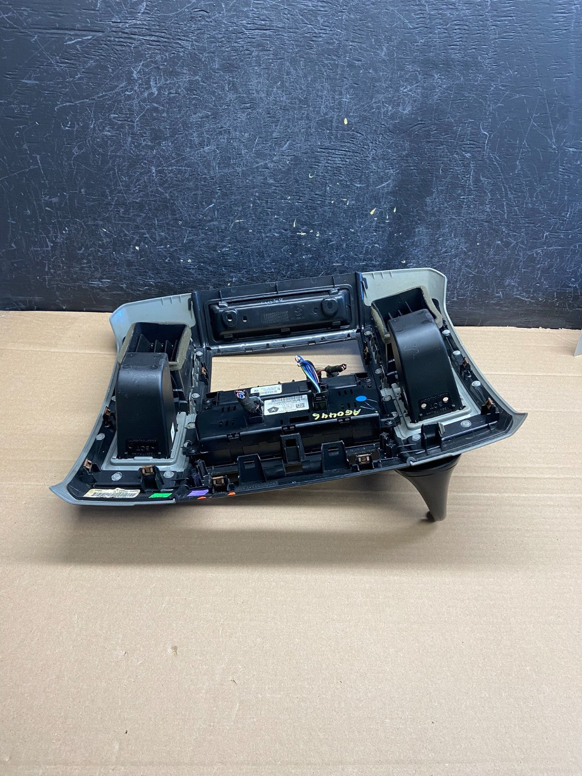 2009 to 2012 Dodge Ram 1500 Center Dash Radio Screen Climate Panel AG0446 DG4