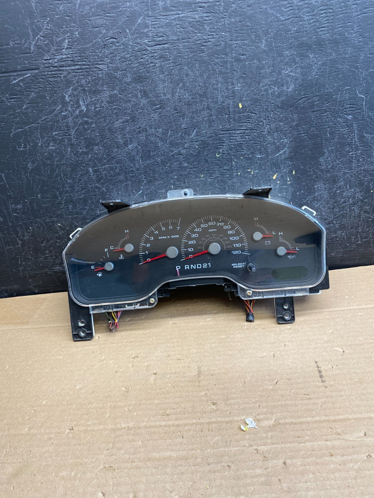 2000 2002 Ford Expedition Speedometer Instrument Gauge Cluster AG5252 DG0