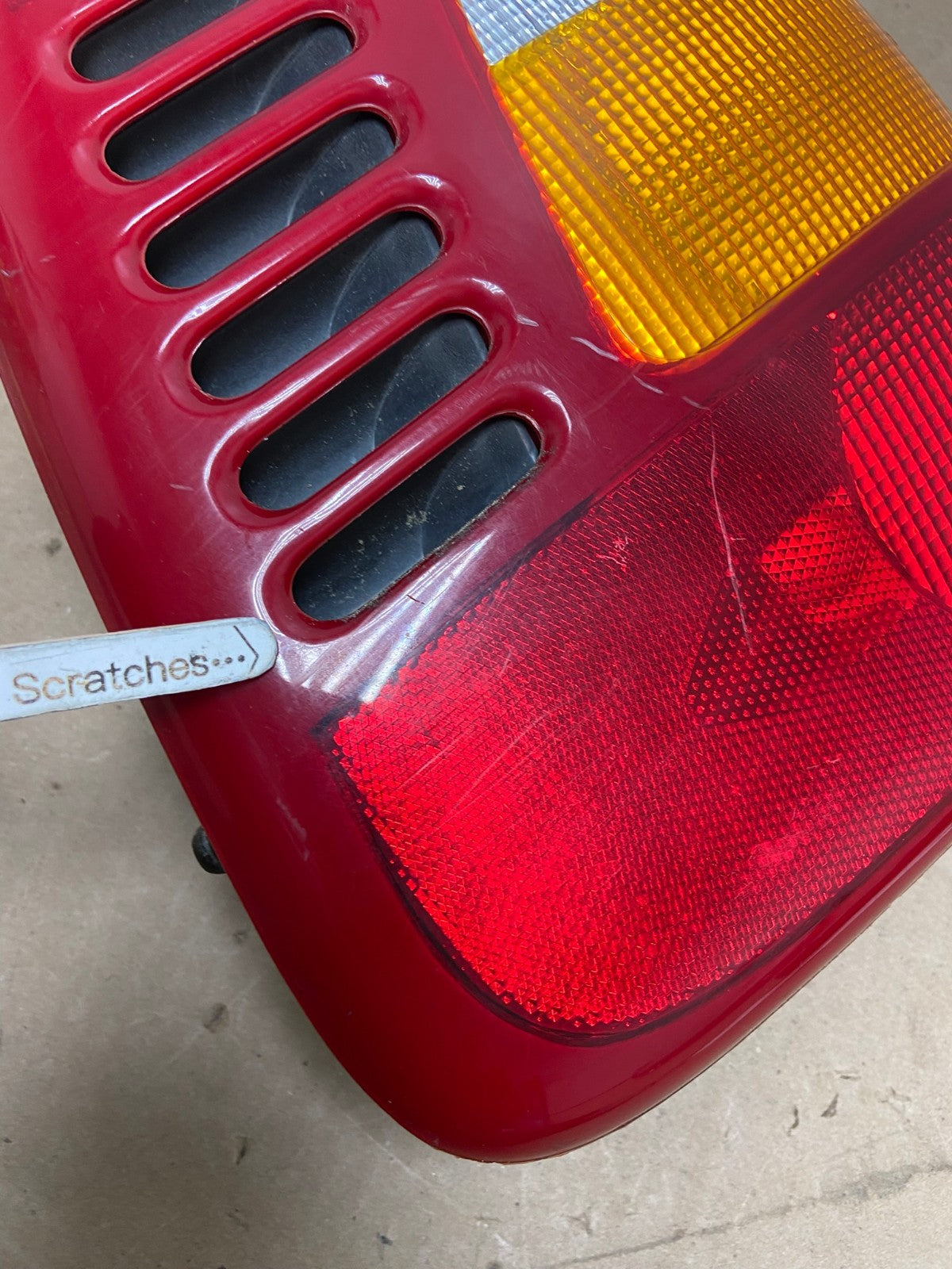 1999-2004 Jeep Grand Cherokee WJ Right Passenger Rh Tail Light AG4150 LK3