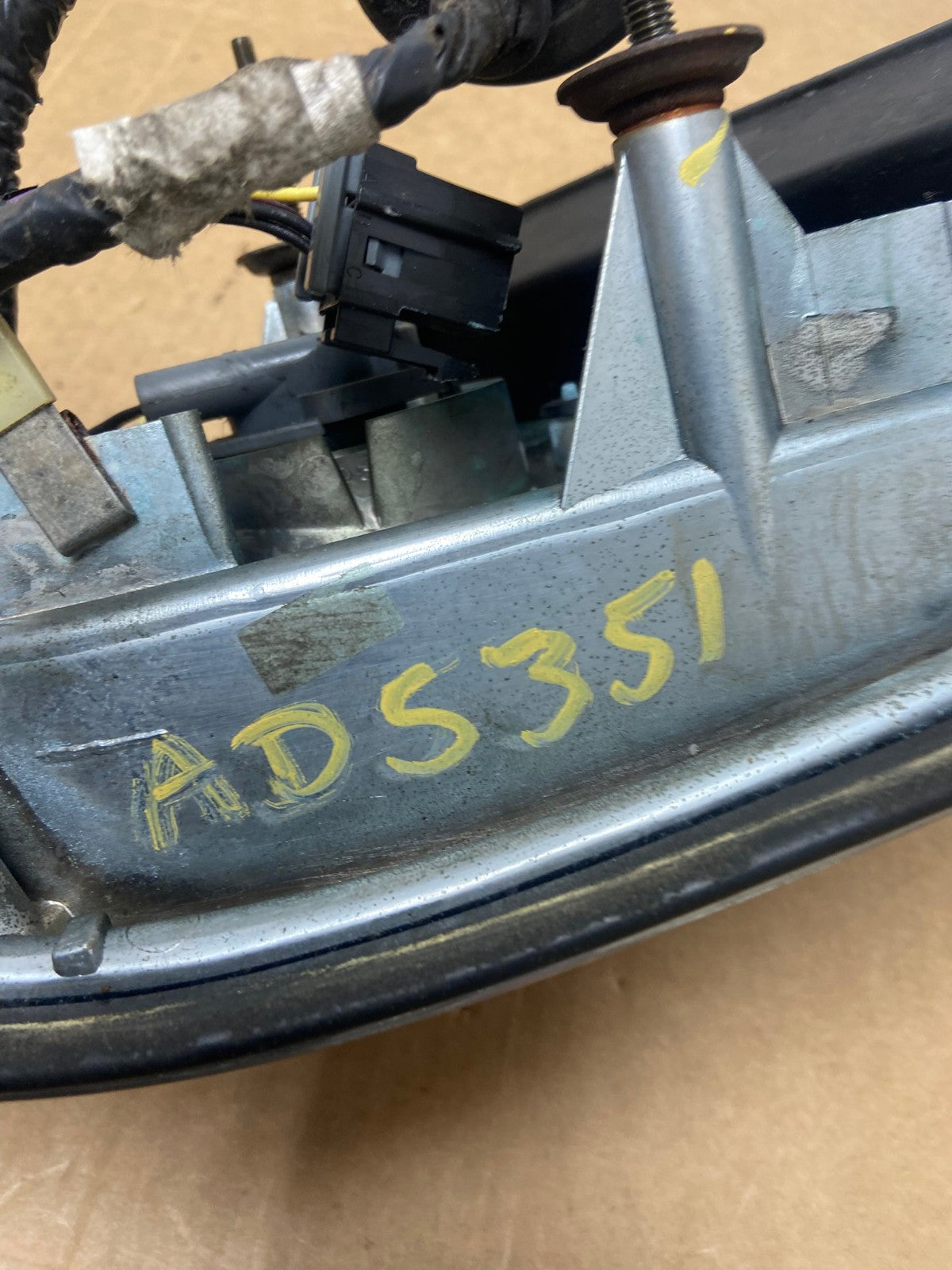 2000 to 2005 Buick Lesabre Right Passenger RH Side Tail Light AD5351 LK6