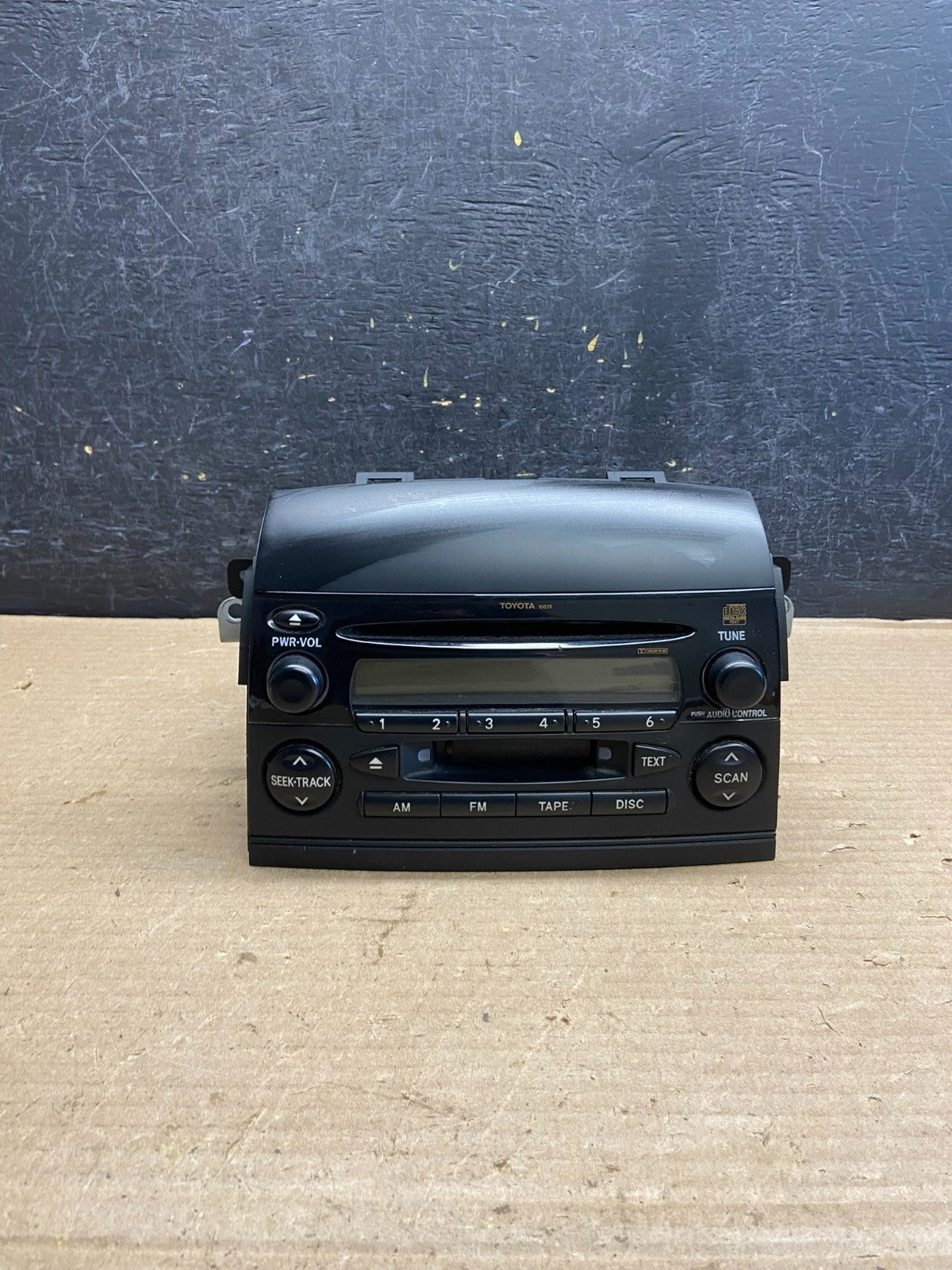 2004 to 2010 Toyota Sienna AM FM CD WMA Mp3 Radio Receiver AH3722 DG0