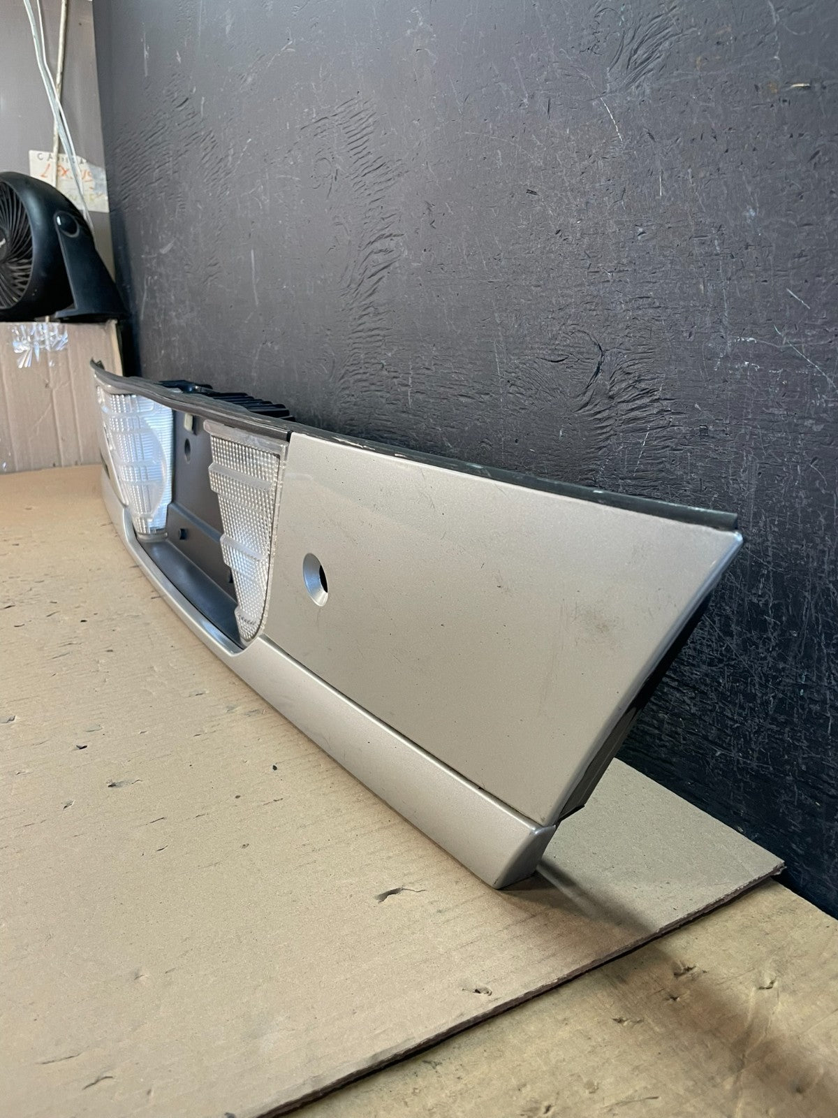 1998 - 2011 Ford Crown Victoria Trunk Rear Garnish License Plate Panel AE0768 DG1