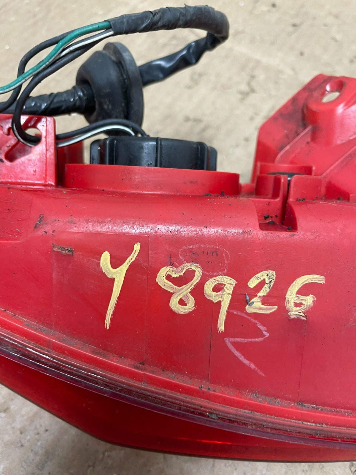 2003 to 2008 Infiniti FX35 FX45 Right Passenger RH Side Tail Light OEM Y8926 DW6