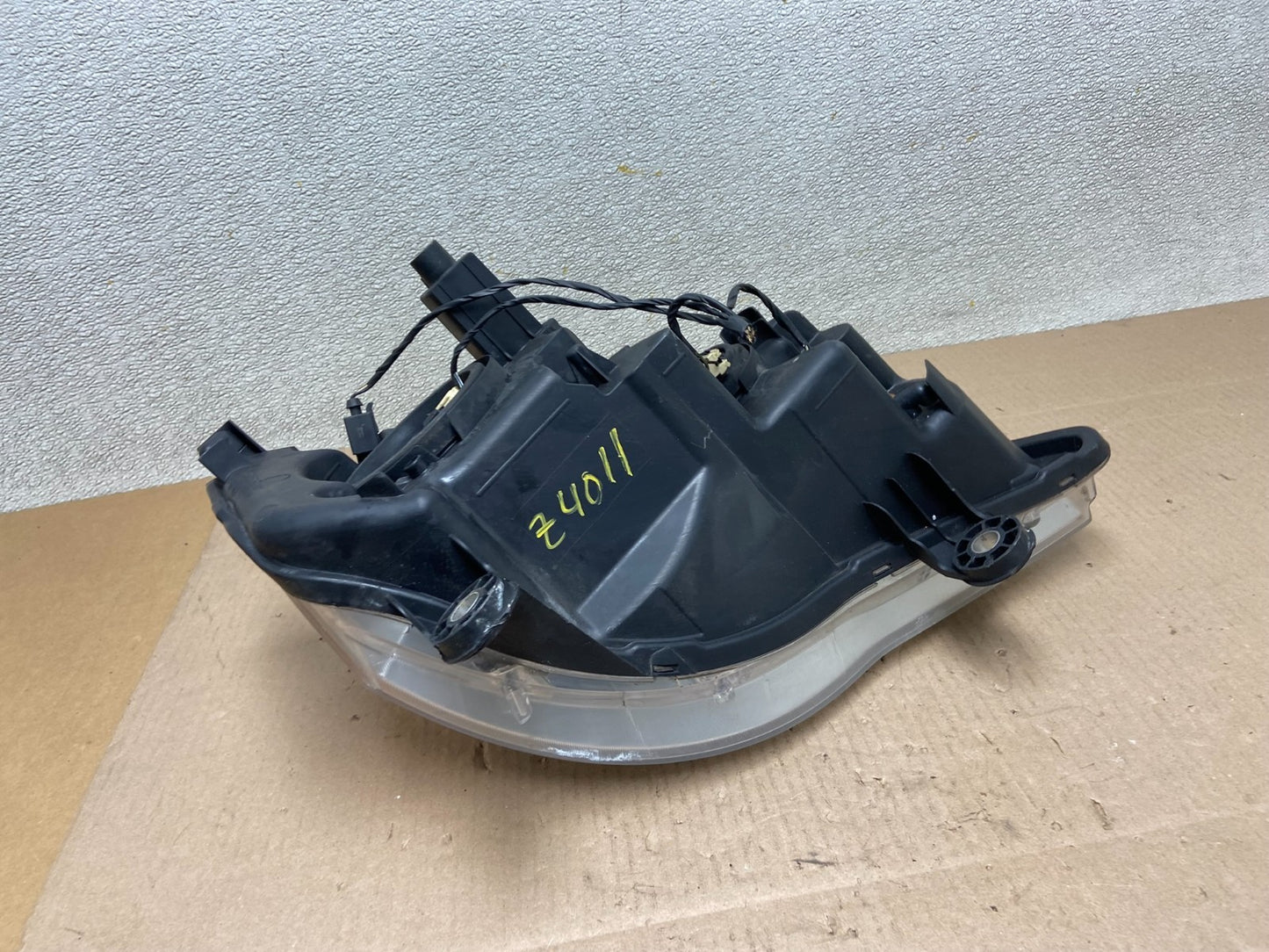 2008 to 2016 Chrysler Town and Country Left Driver Lh Side Headlight Z4011 DW8