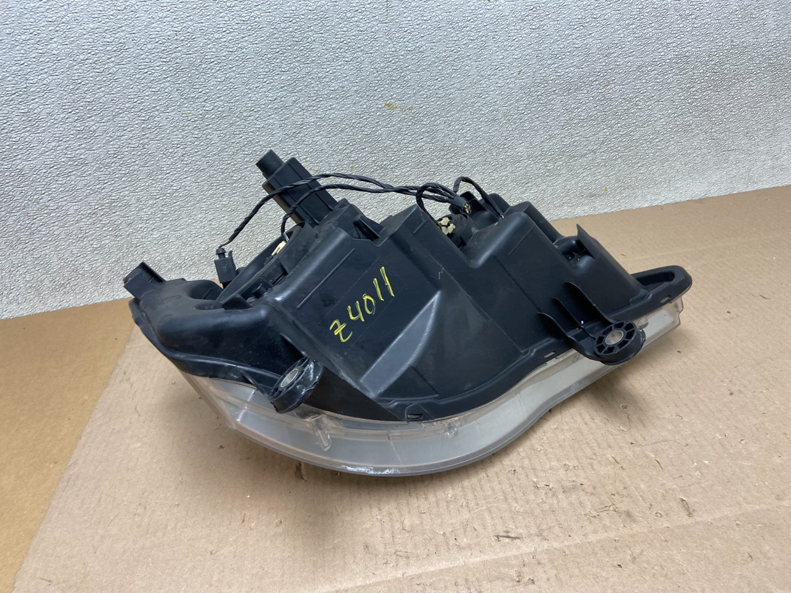 2008 to 2016 Chrysler Town and Country Left Driver Lh Side Headlight Z4011 DW8