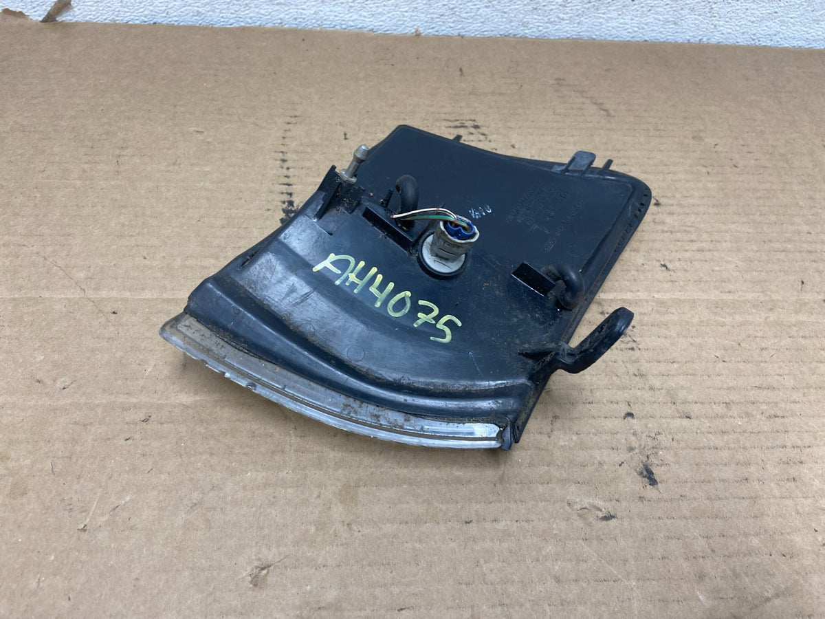 1990 to 1994 Lexus LS400 Left Driver LH Side Turn Signal AH4075 DG4