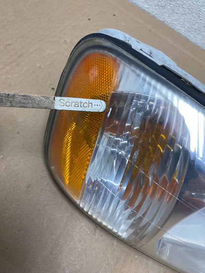 2000-2002 Hyundai Accent Right Passenger Halogen Headlight S0286 DW4