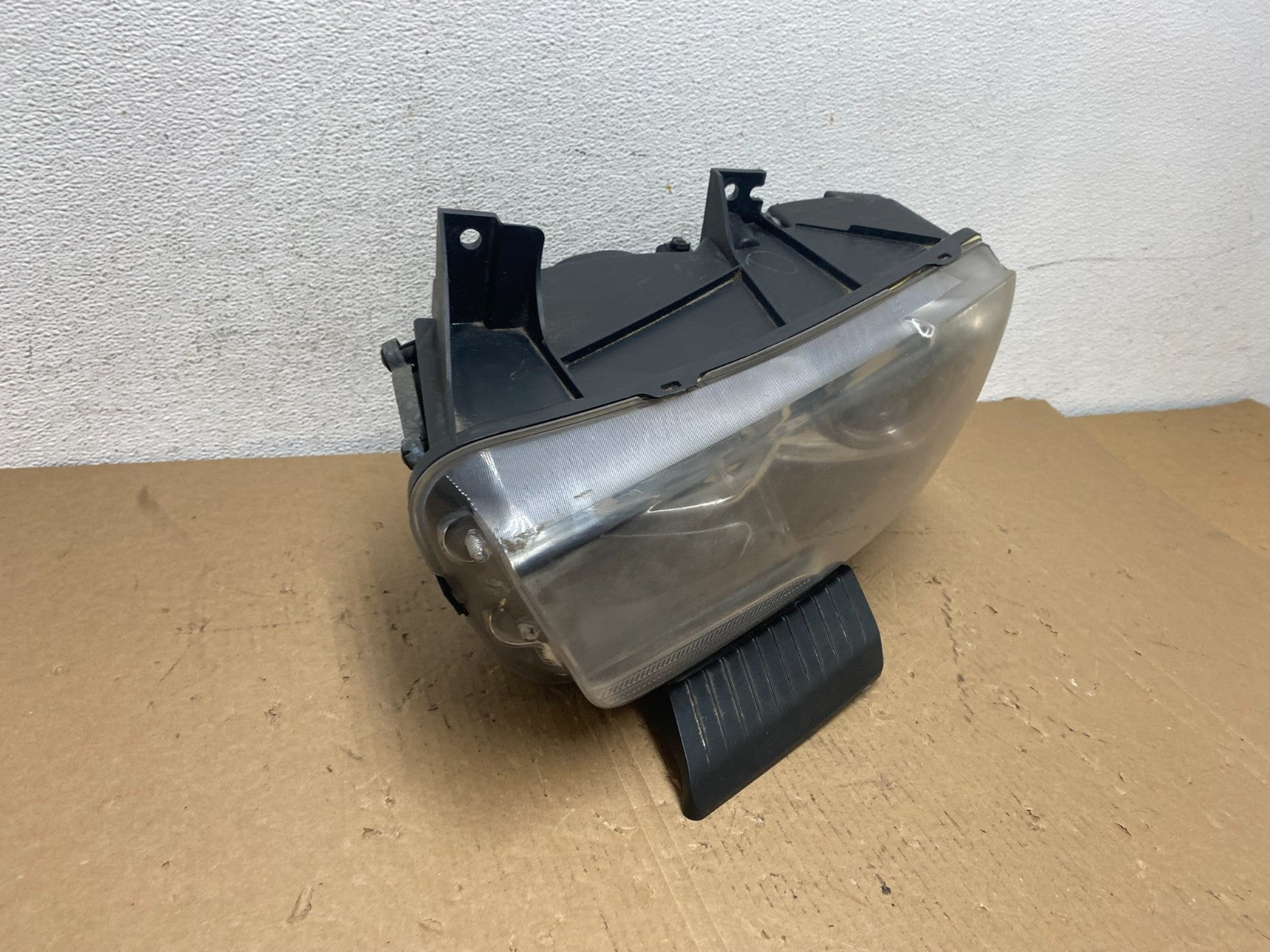2011 to 2014 Dodge Charger Left Driver LH Side Xenon Headlight AD8008 DW2