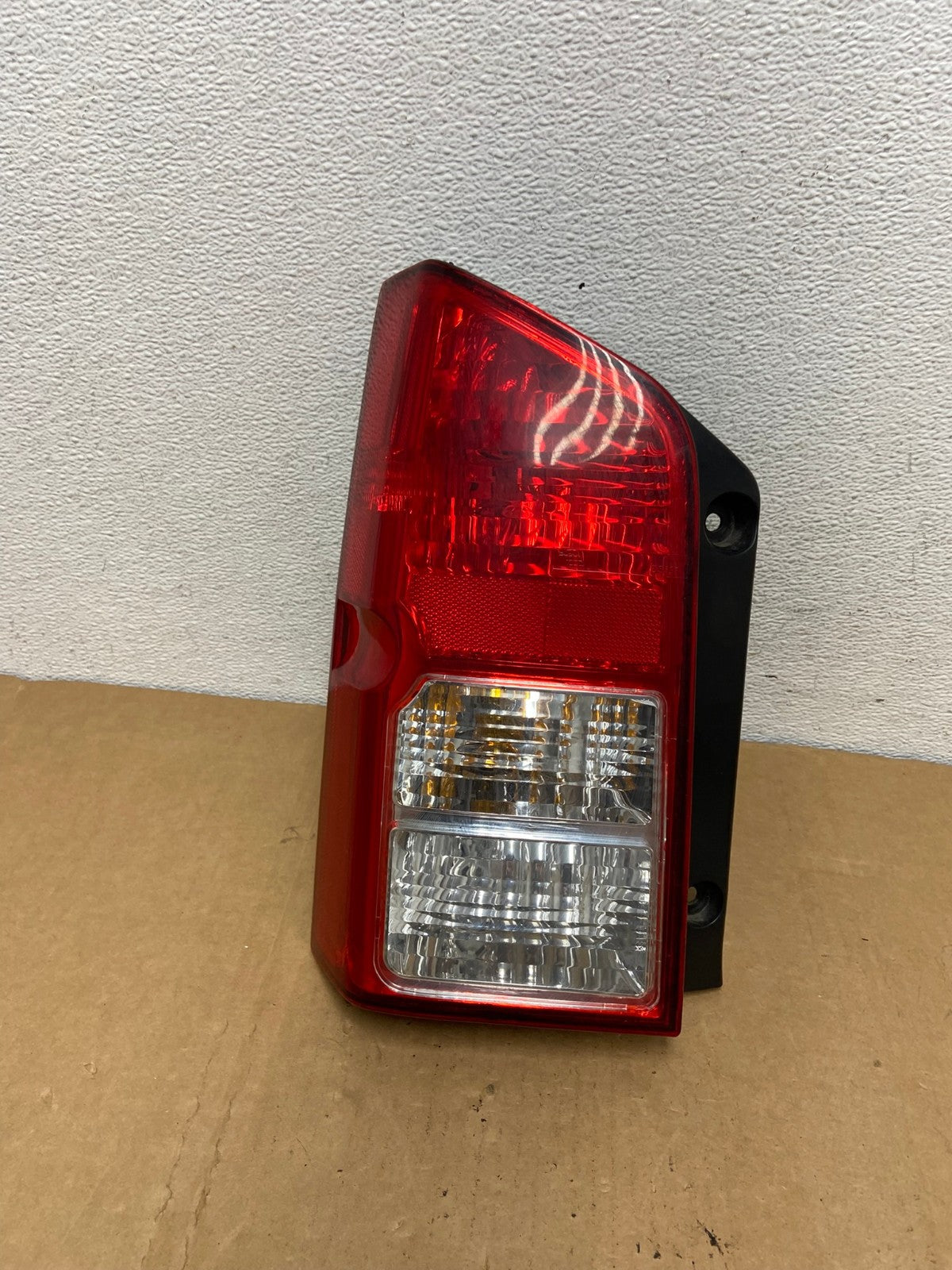 2005 to 2012 Nissan Pathfinder Tail light Left Driver Lh Side AC8429 LK0