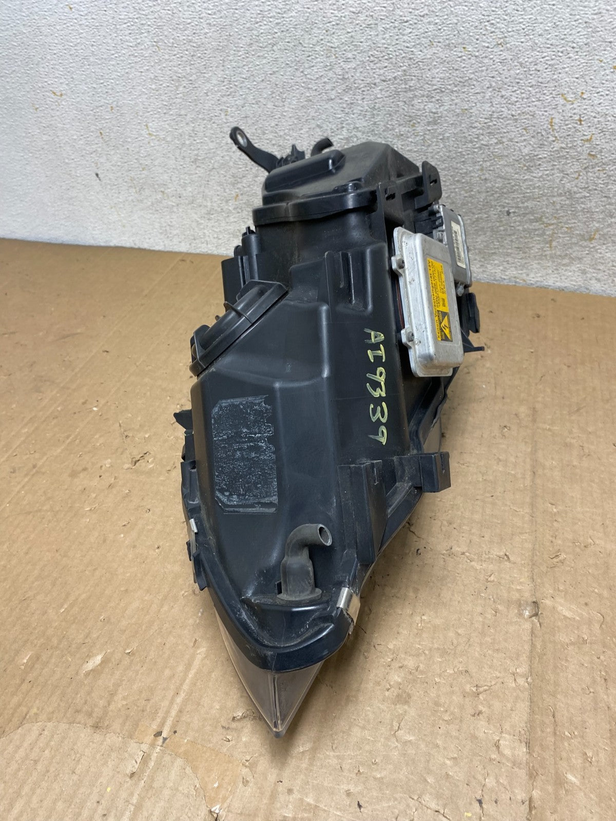 2004 to 2007 BMW 525i 5 Series Headlight Right Passenger Xenon AFS AI9339 LK10