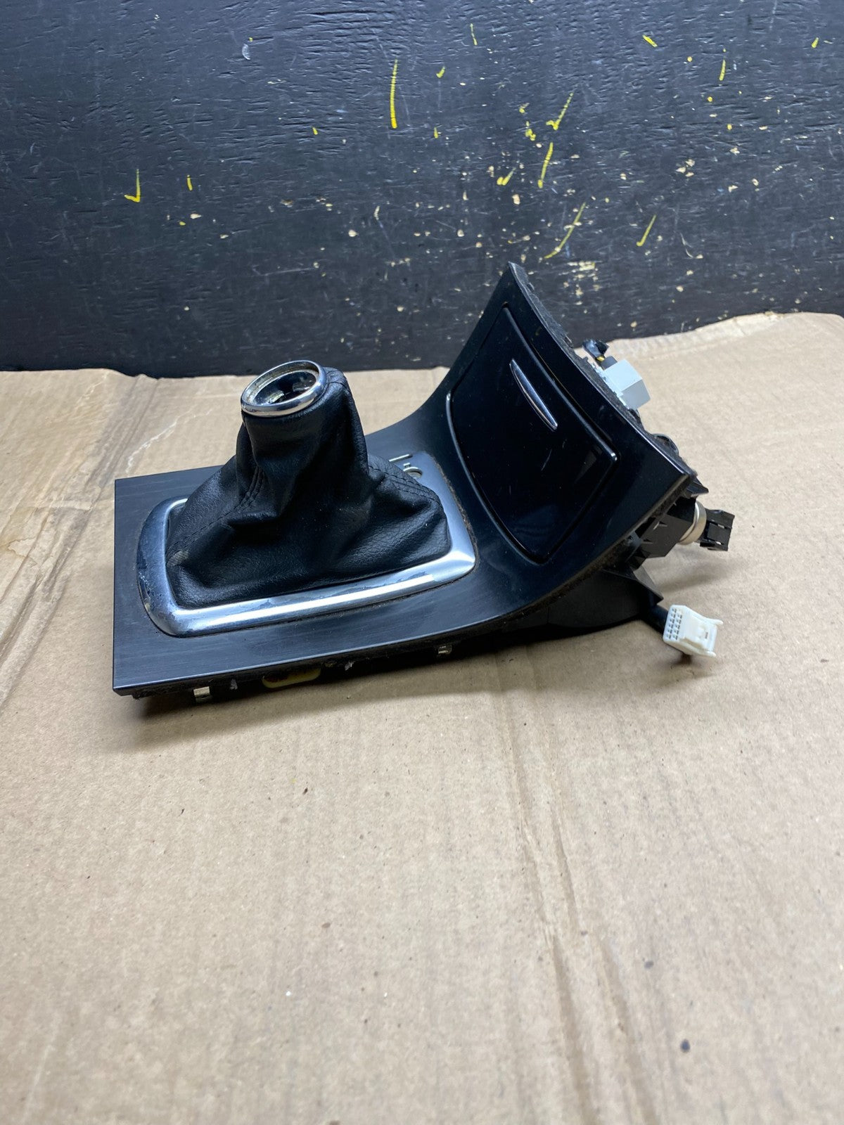 2011 to 2019 Infiniti M37 M56 Dash Center Console Storage Shifter Floor X2038 DG3