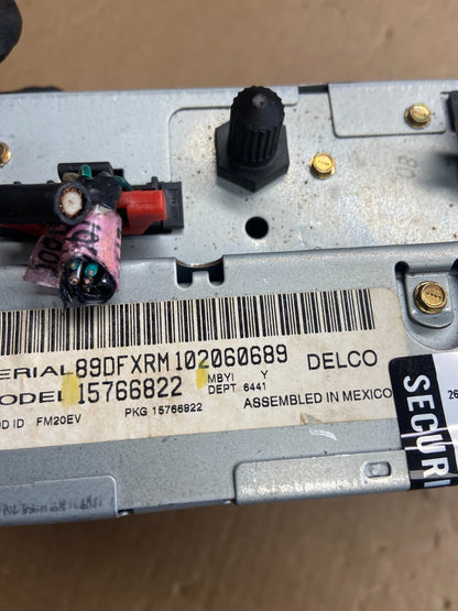 1995 to 2002 GMC Chevy Truck Yukon Silverado AM FM Radio AE4382 DG4