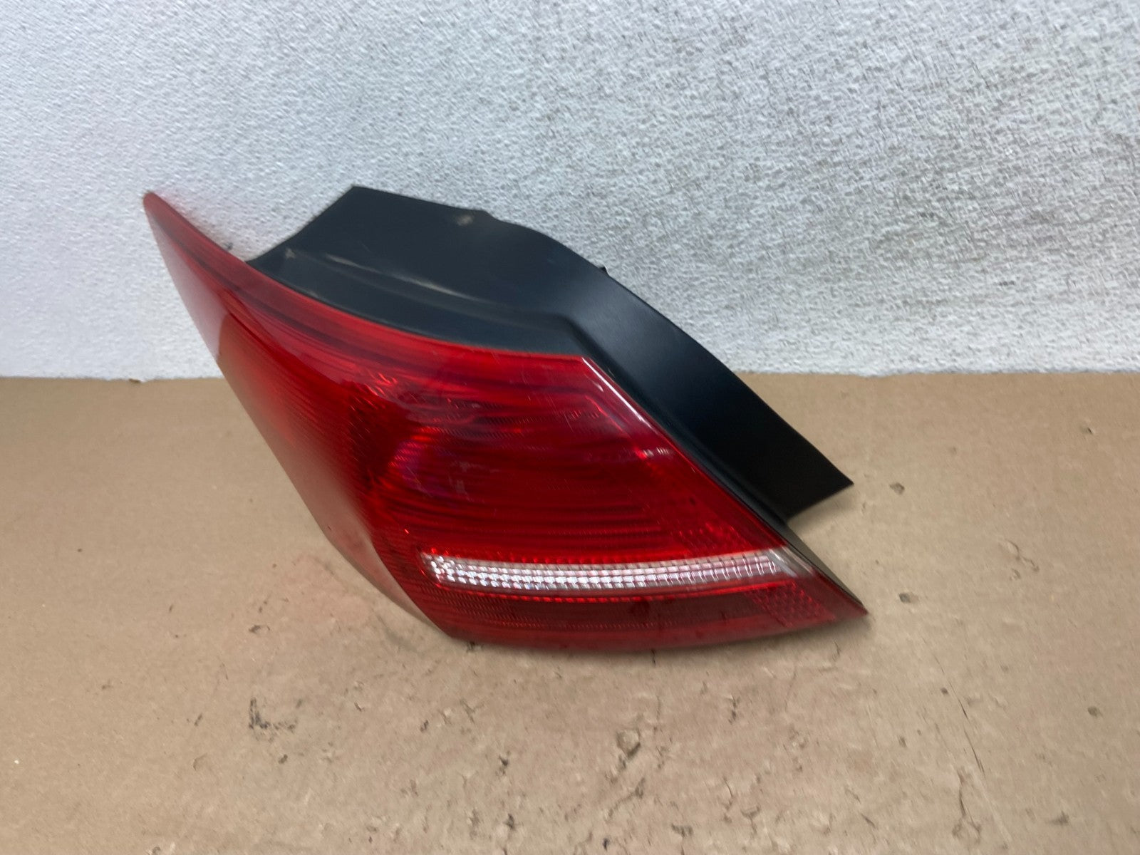 2015-2018 Ford Focus Sedan Left Driver Side Tail Light AG43541
