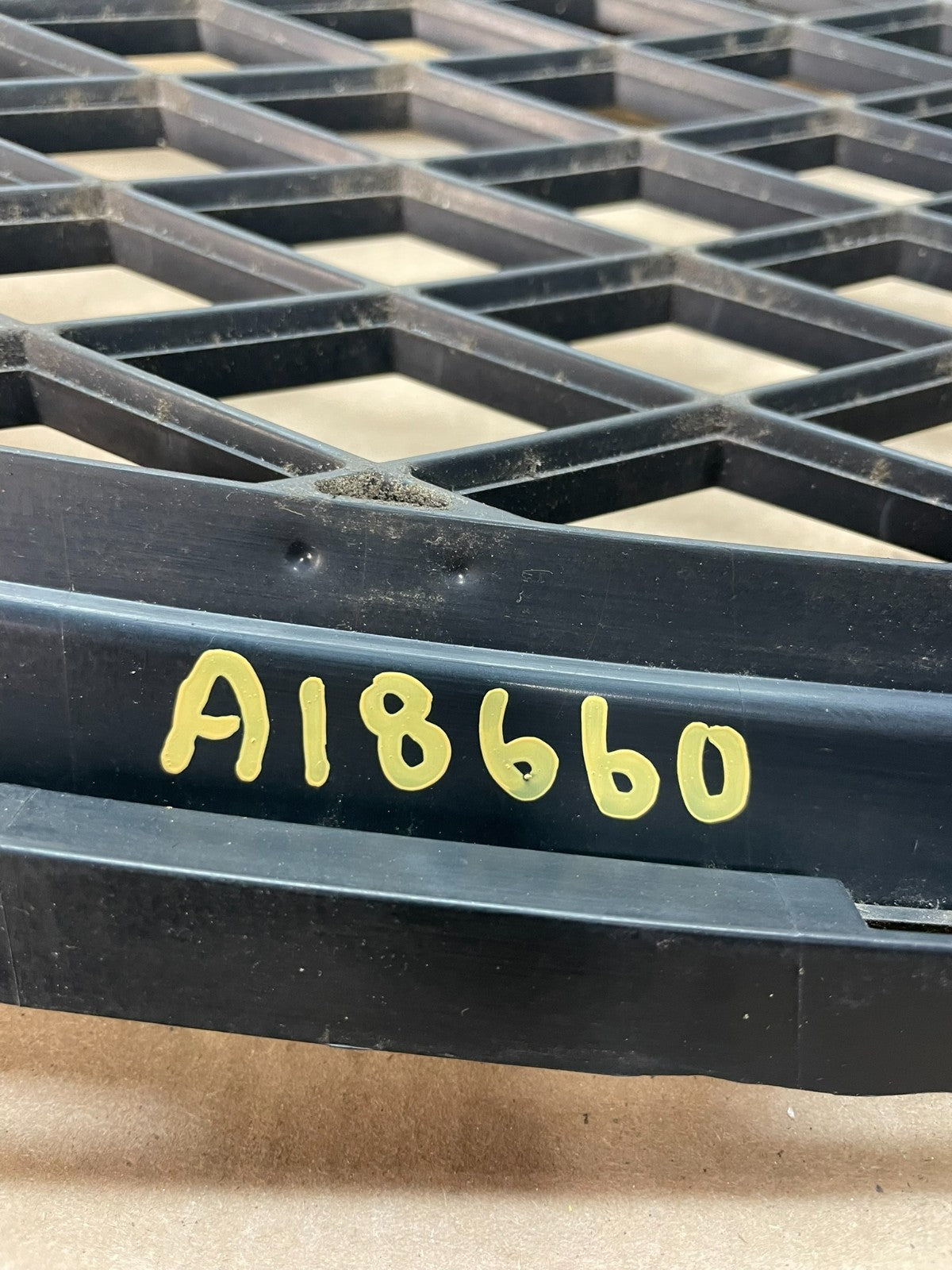 2013 to 2019 Ford Taurus Front Upper Grill Grille AI8660 DG5