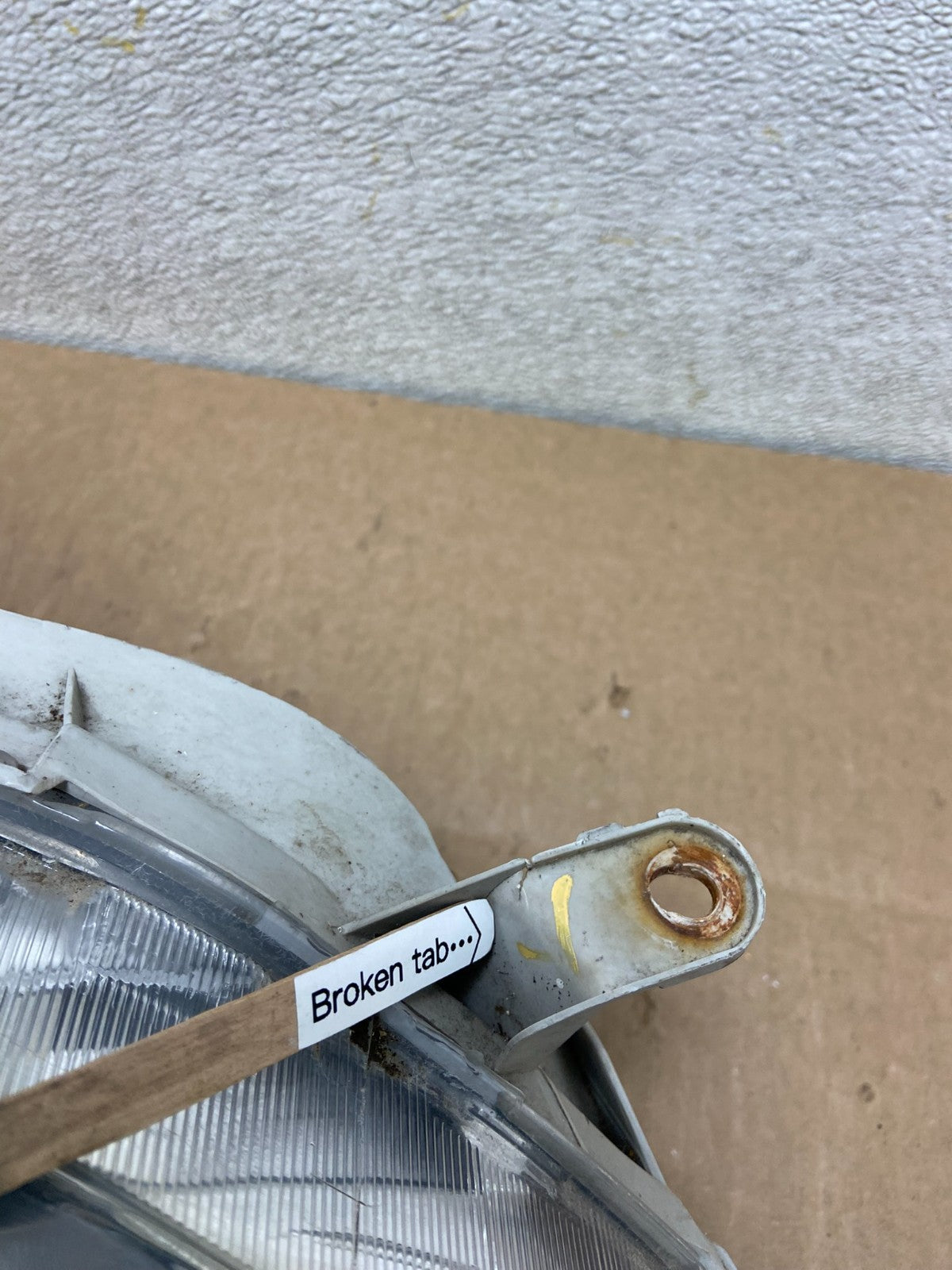 2005 to 2008 Toyota Corolla Right Passenger RH side Headlight Y8749 DW5